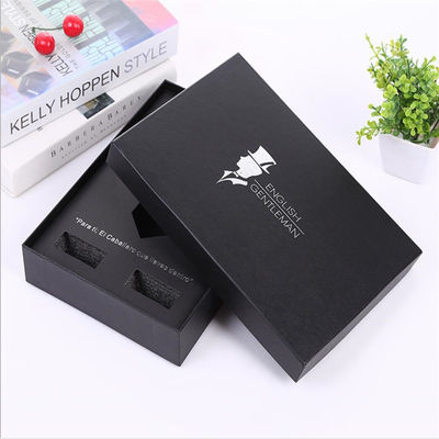 Thẻ giấy giấy quần áo đóng gói quà hộp với nắp UV lớp phủ sơn kết thúc