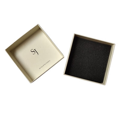 Hình vuông và cơ sở hộp Hot Foil / UV / mài sơn kết thúc cứng hộp quà tặng với nắp