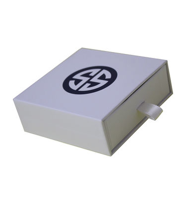 Các món quà khác Sản phẩm thủ công bề mặt kết thúc hộp trắng bóng mượt với logo tấm giấy nóng bạc đen
