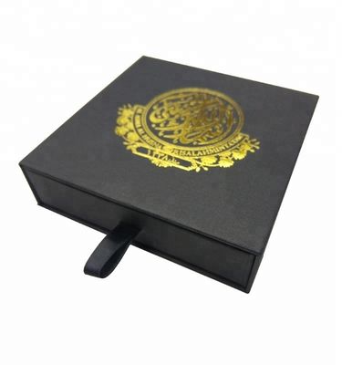 Luxury Hot Stamping Black Box Gift Packaging Với in CMYK