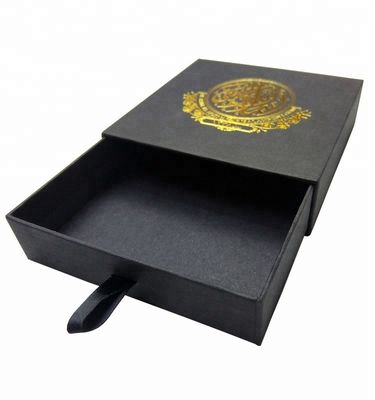 Luxury Hot Stamping Black Box Gift Packaging Với in CMYK