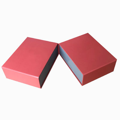 Đơn đặt hàng tùy chỉnh được chấp nhận hộp nắp từ tính cho bao bì quần áo ván gấp