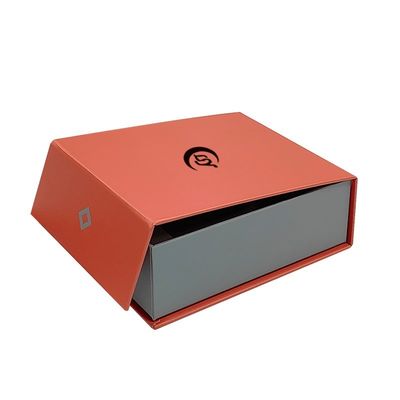 Hộp quà từ hình chữ nhật màu đỏ sơn mài với Flip Top và Magnetic Catch