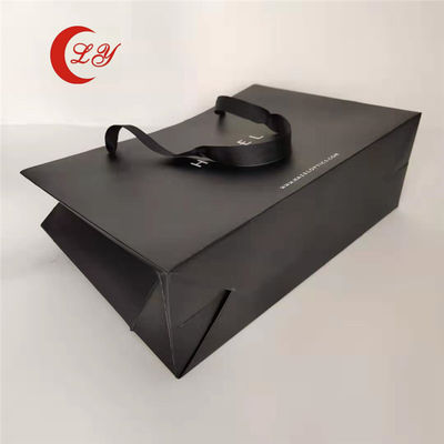 Túi giấy quà màu đen thân thiện với môi trường với logo của riêng bạn được làm từ vật liệu tái chế