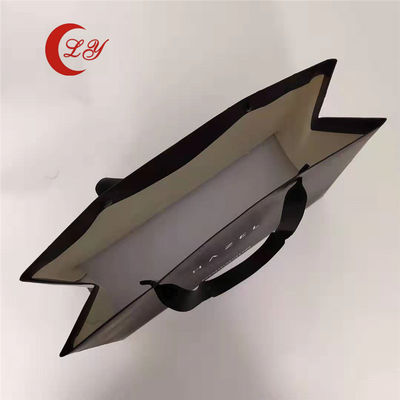 Túi giấy quà màu đen thân thiện với môi trường với logo của riêng bạn được làm từ vật liệu tái chế