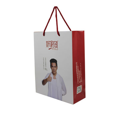 Bao bì mua sắm giấy tùy chỉnh tái chế với tay cầm matte / sơn bóng