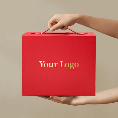 Hộp quà logo tùy chỉnh được làm từ hộp bìa tái chế tinh tế với tay cầm da thực tế