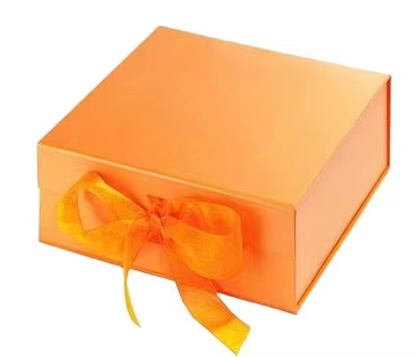 Logo tùy chỉnh Kích thước sang trọng từ tính Flip Peric Bao bì mỹ phẩm Hộp quà với ruy băng Khóa từ tính