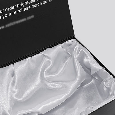 Thư ký High End Black Box Magnetic Box Clothing Cardboard Gift Packet Box Human Hair Packaging Box With Satin Silk