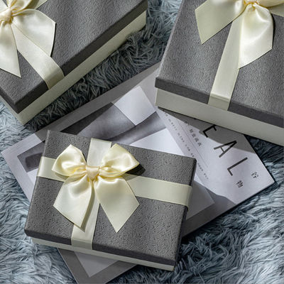 Hộp quà cao cấp Bao bì kích thước tùy chỉnh cho Ngày Valentine Ngày của mẹ Hộp quà trang trí cung trắng đen