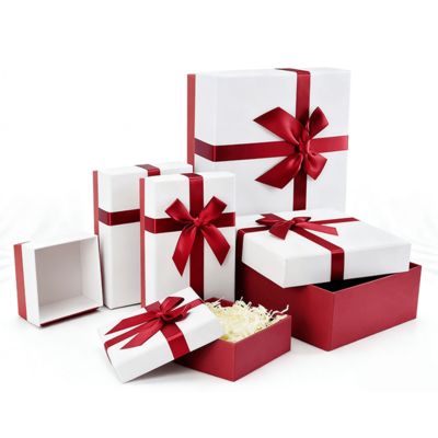 Hộp cứng cao cấp tùy chỉnh theo yêu cầu của nhà máy với nắp đậy bằng bìa giấy tráng phủ, nổi bật với cán mờ, dập nổi và dập khuôn để đóng gói quà tặng