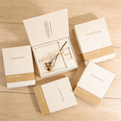 Hộp bao bì quà tặng từ tính bằng bìa cứng Eva thời trang có logo tùy chỉnh cho thẻ thể thao