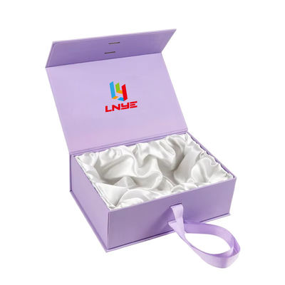 Thư ký High End Black Box Magnetic Box Clothing Cardboard Gift Packet Box Human Hair Packaging Box With Satin Silk
