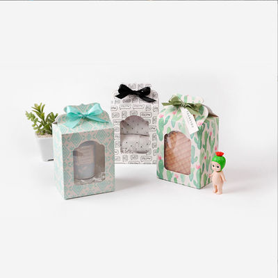 Đồ chơi tùy chỉnh mỹ phẩm Quần áo Thẻ ván hiển thị Nhìn qua Khả năng đóng gói búp bê tùy chỉnh với cửa sổ PVC trong suốt